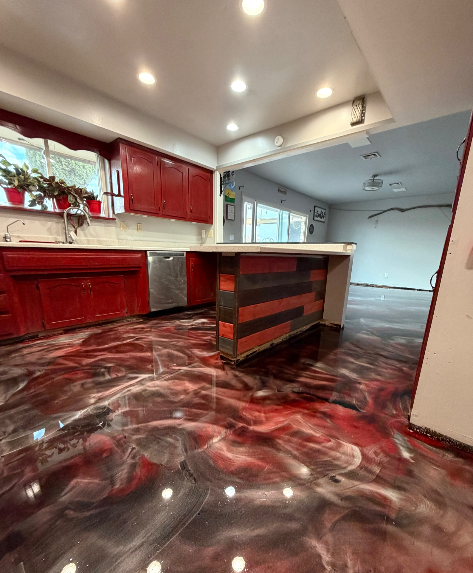 Crimson Metallic Home detail 2