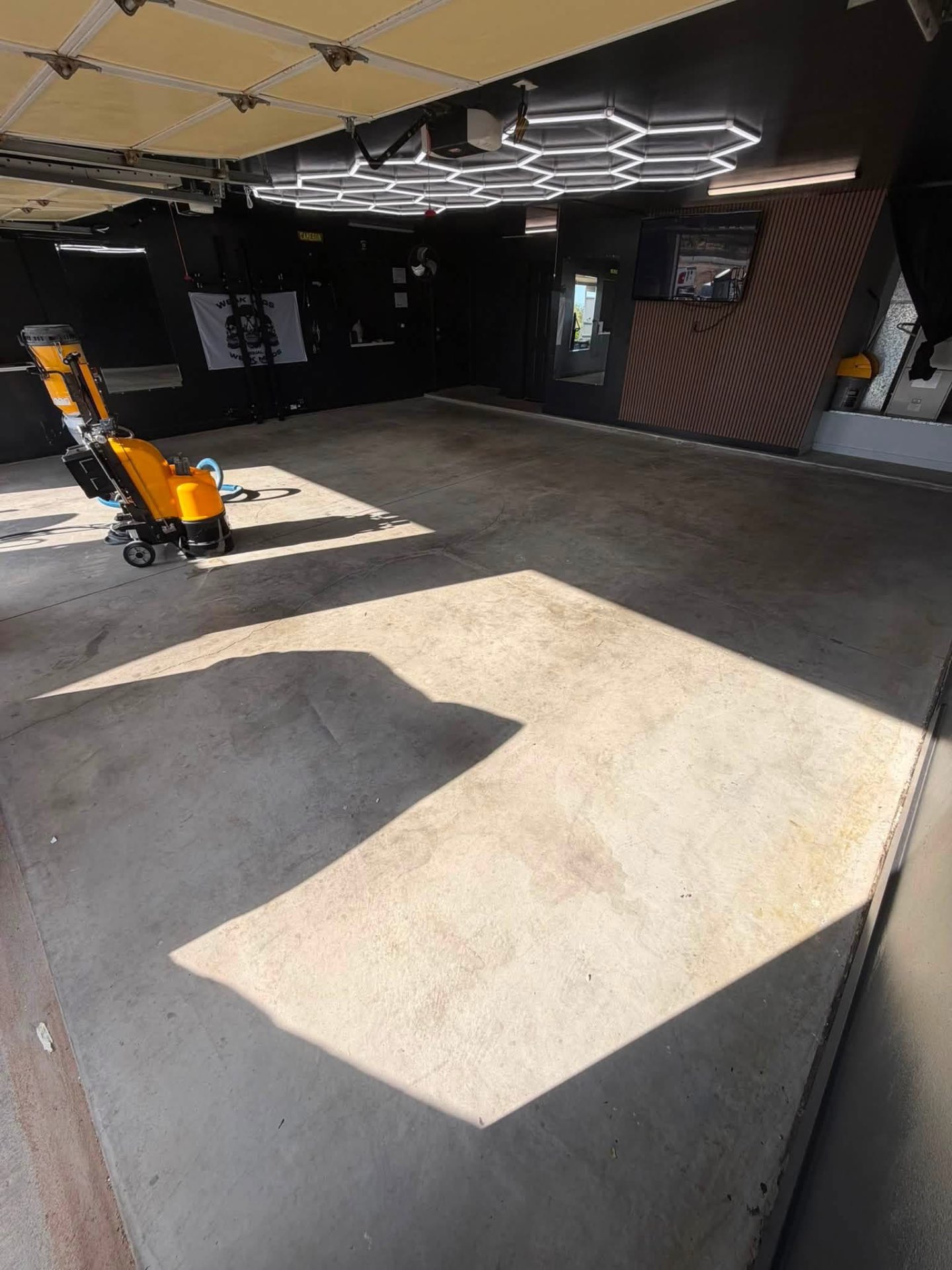Blackout Flake Garage before coating